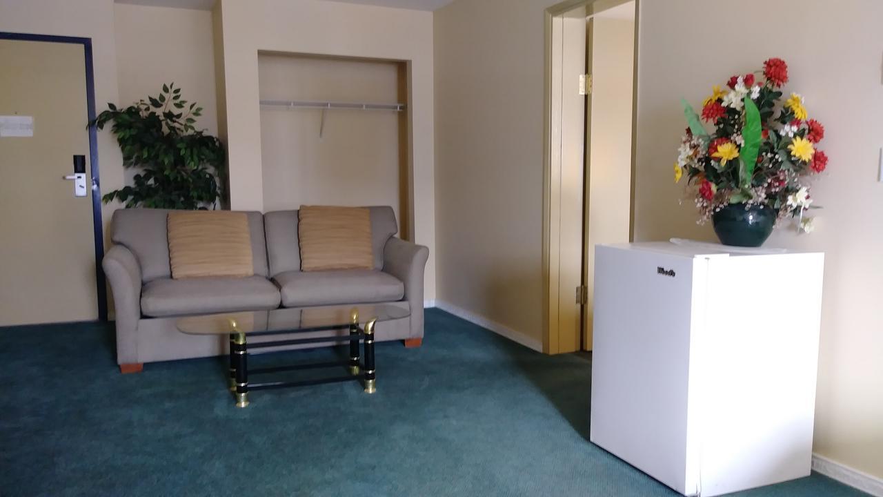 George Mountain View Hotel & Resto ميريت المظهر الخارجي الصورة
